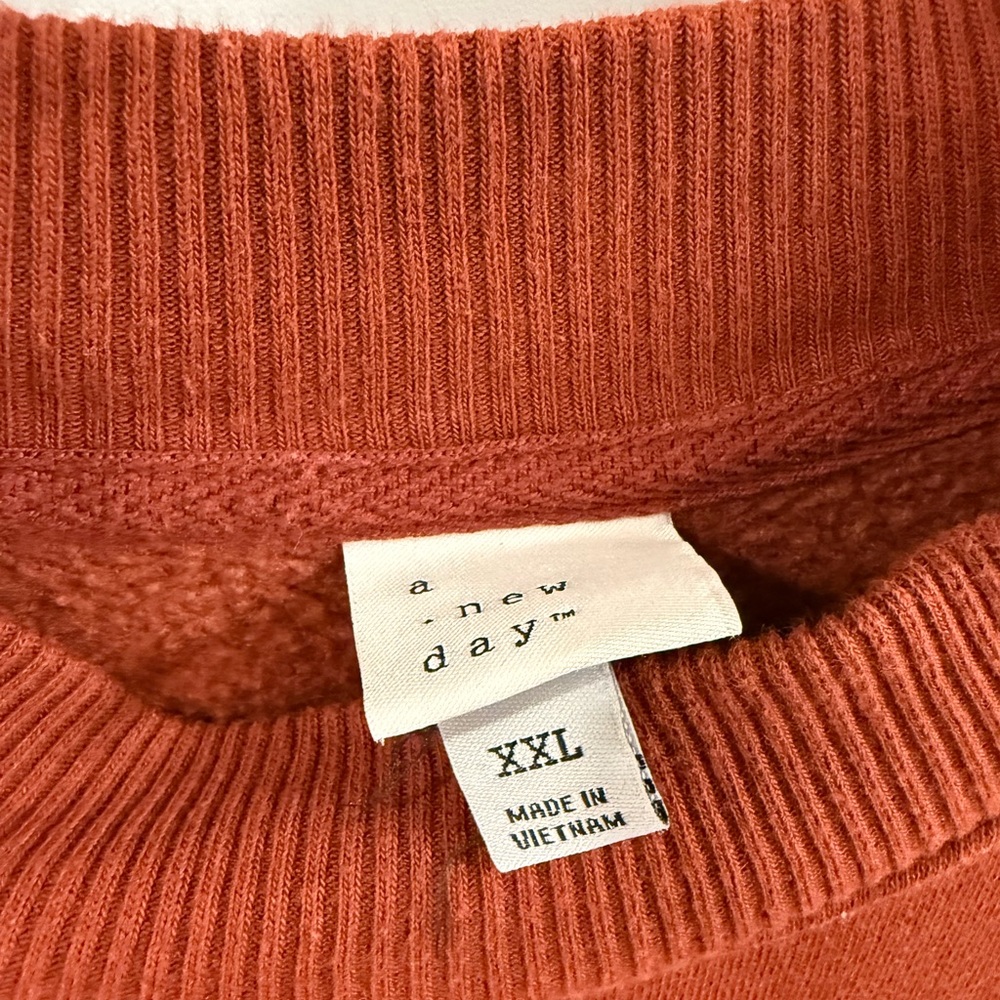 A New Day - rust crew neck sweatshirt - Picture 3 of 4